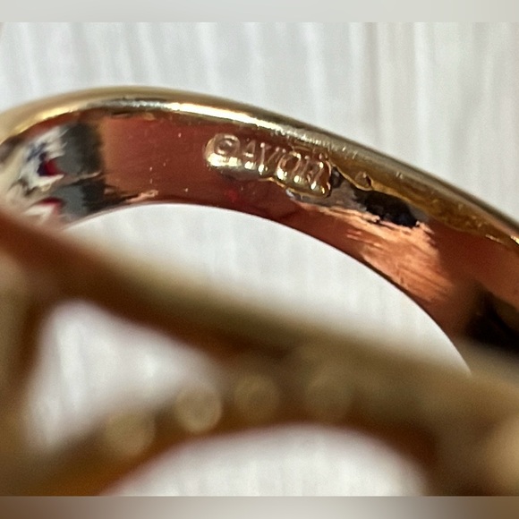 Vintage Designer Signed AVON Gold Tone Floral Filigree Open Ring, Size 6 - Picture 6 of 9